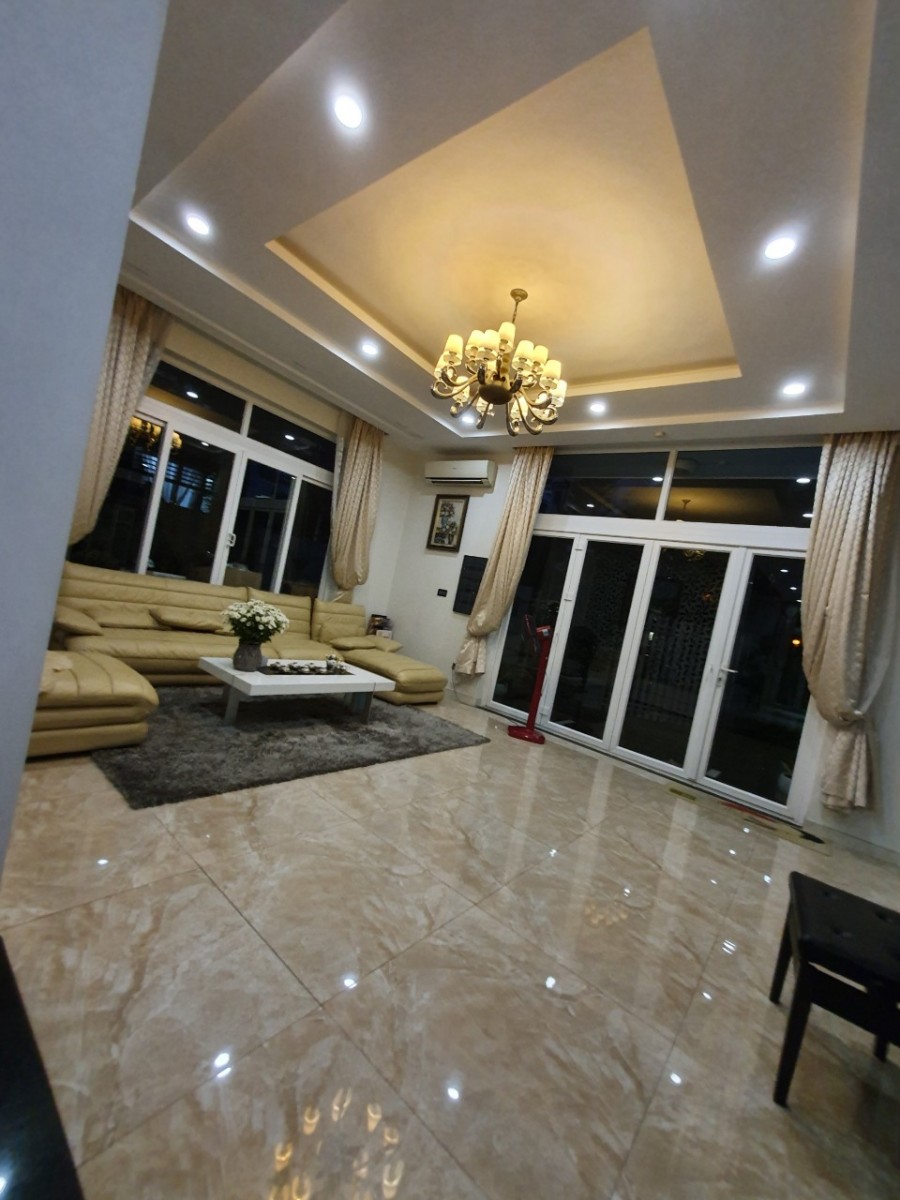 Cho thuê biệt thự đơn lập Phú Mỹ Hưng, DT 400m2, 5PN, có hồ bơi rộng, full nội thất, giá 72tr/tháng - 2010
