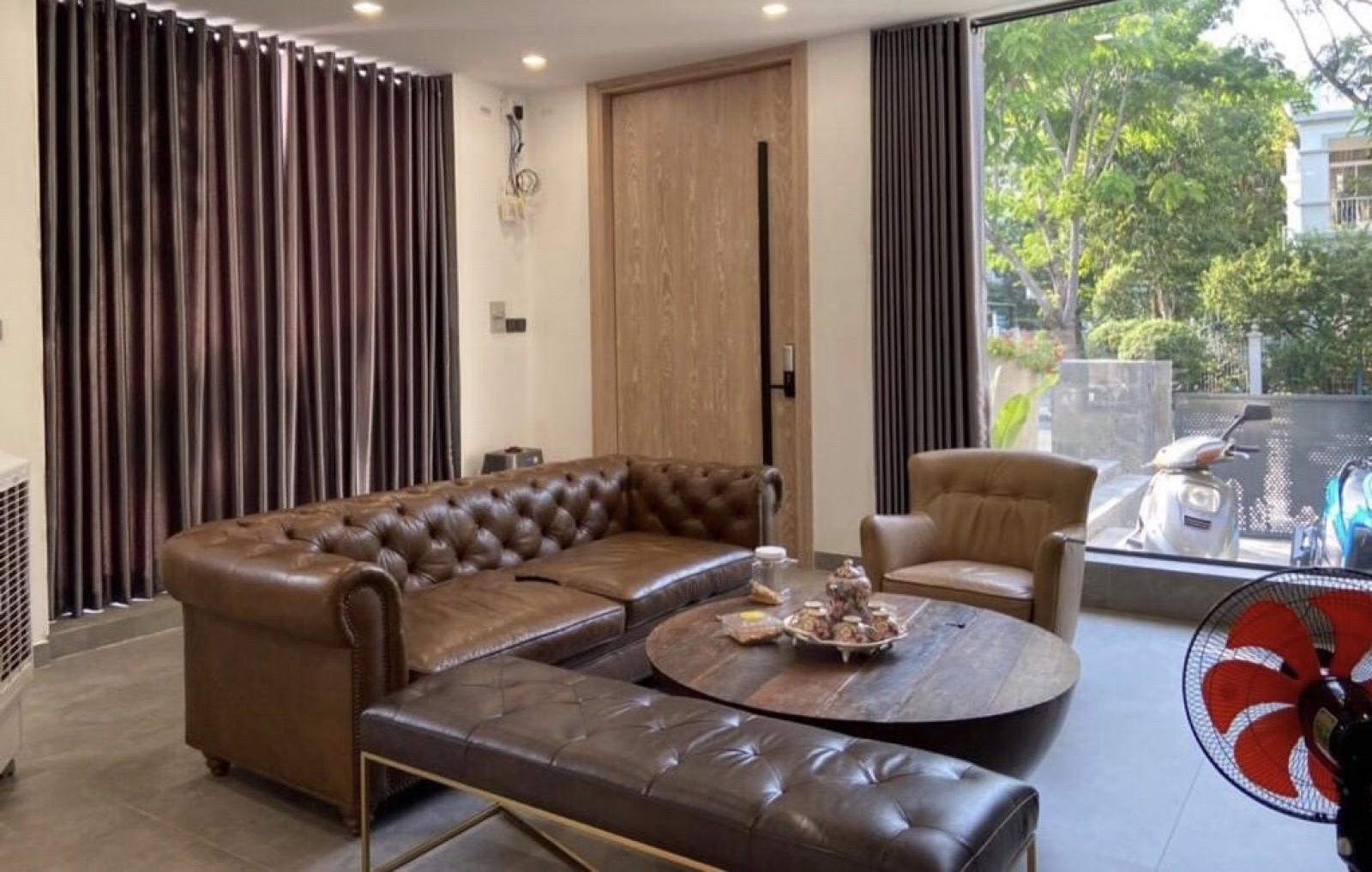 Cho thuê biệt thự Hưng Thái Phú Mỹ Hưng Q7, góc 2 mặt tiền nhà mới giá cực tốt, 35 triệu/tháng.