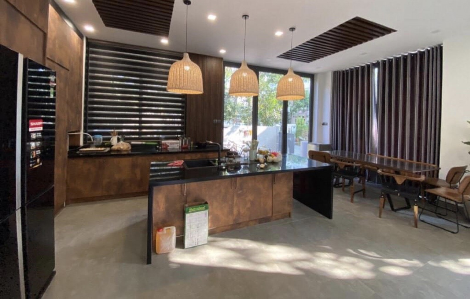 Cần cho thuê gấp biệt thự Hưng Thái 2, Phú Mỹ Hưng, Q 7, nội thất dính tường . - 2068