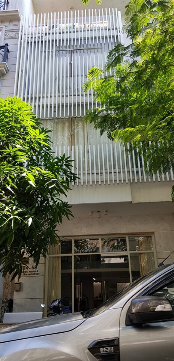 Nguyên căn nhà phố Hưng Gia, 1 hầm, trệt lửng 3 lầu, Cho thuê giá: 160triệu/tháng.