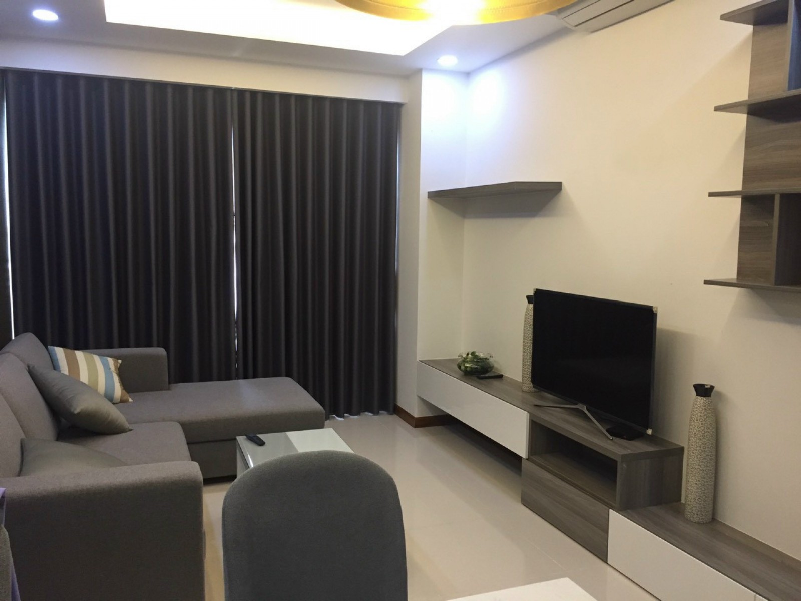 Cho thuê CHCC Grand View dt 118m2, 3PN, nhà đẹp + view sông đẹp ,nội thất đầy đủ