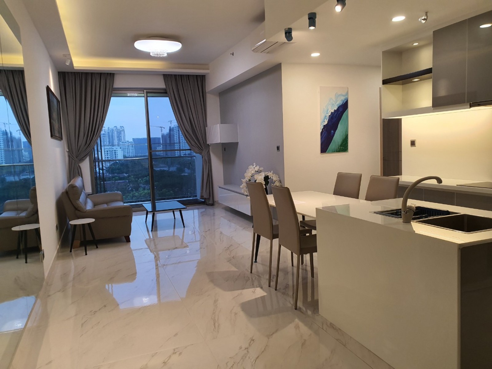 Cần bán căn hộ Scenic Valley, 2PN, dt 71m2, full nội thất, view hồ bơi, giá 3,5 tỷ