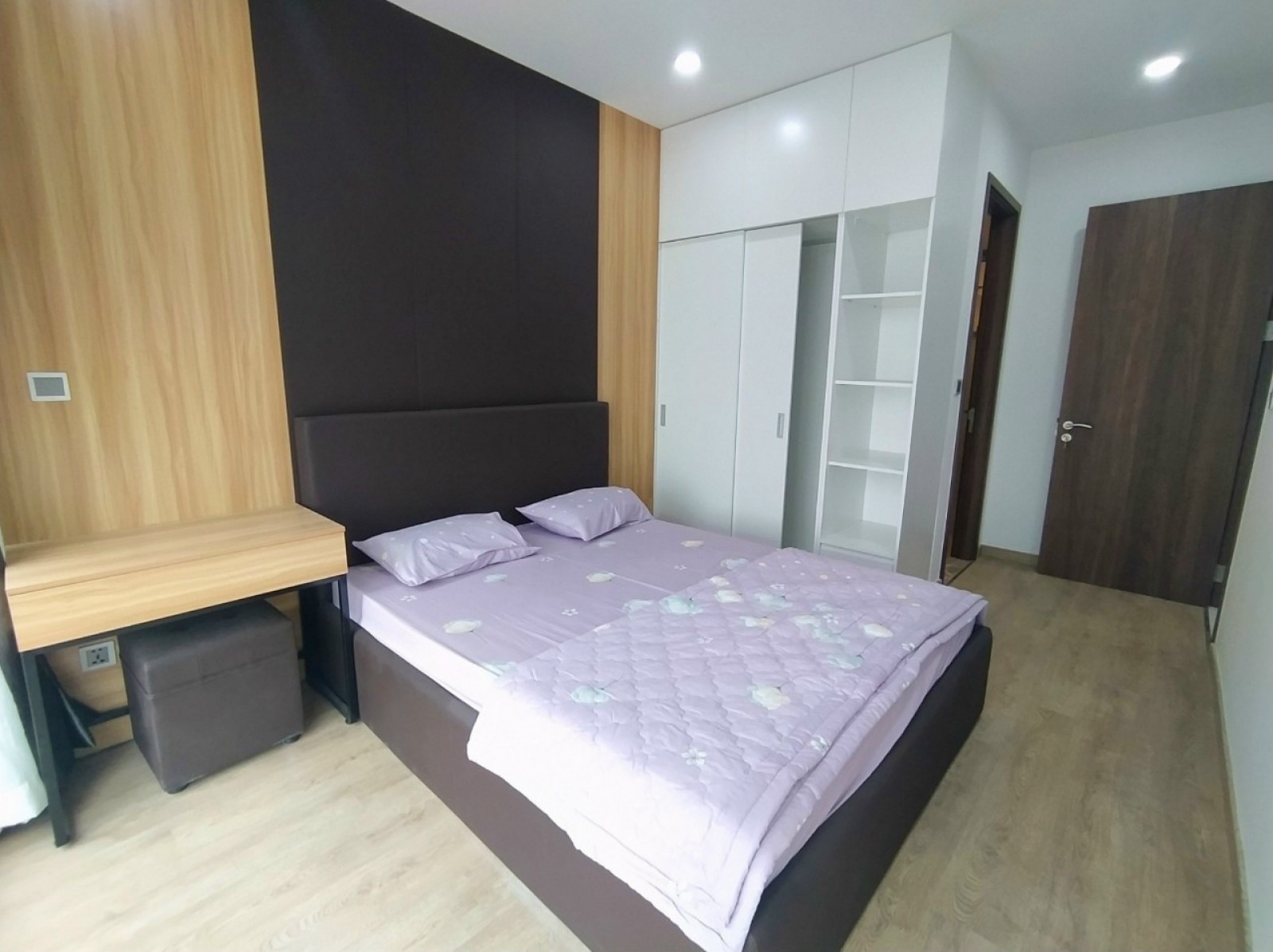 Bán căn hộ giá rẻ Riverpark Residence, DT 130m2, giá sốc 6,1 tỷ, view cực đẹp, thoán mát yên tĩnh.