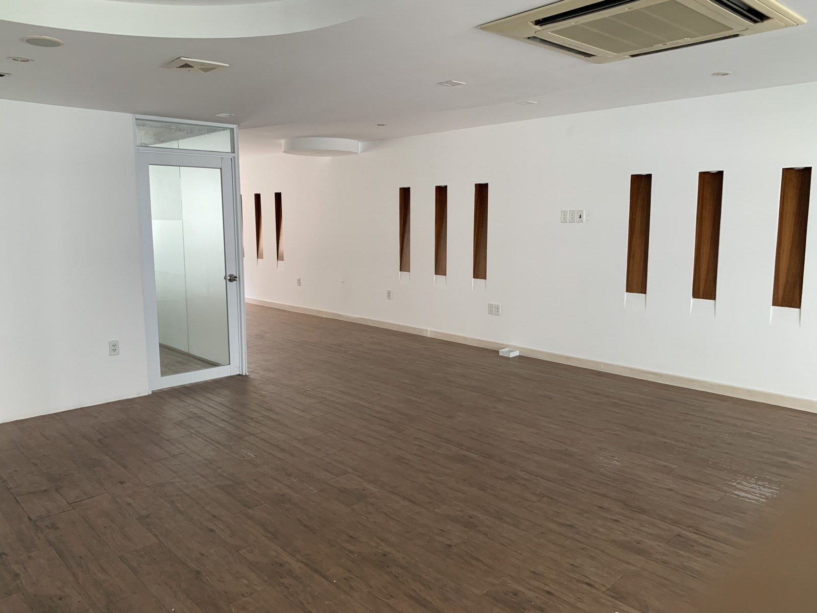 Cho thuê VĂN PHÒNG HƯNG GIA PMH. Q7. DT: 87m2/sàn (trống suốt), giá: 12 triệu/tháng. - 2937