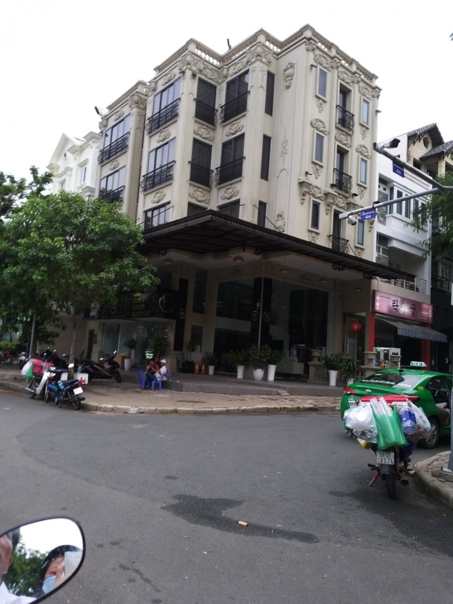 Bán nguyên tòa nhà phố Hưng Gia Hưng Phước góc Bùi Bằng Đoàn Phú Mỹ Hưng, Q7.