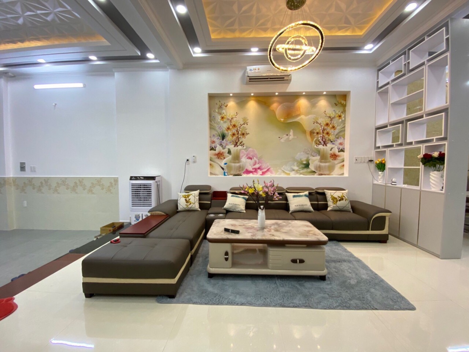 Căn hộ Riverpark Premier của Phú Mỹ Hưng 3 phòng ngủ cực đẹp đang khách thuê 2800 usd giá 10 tỷ (TL).