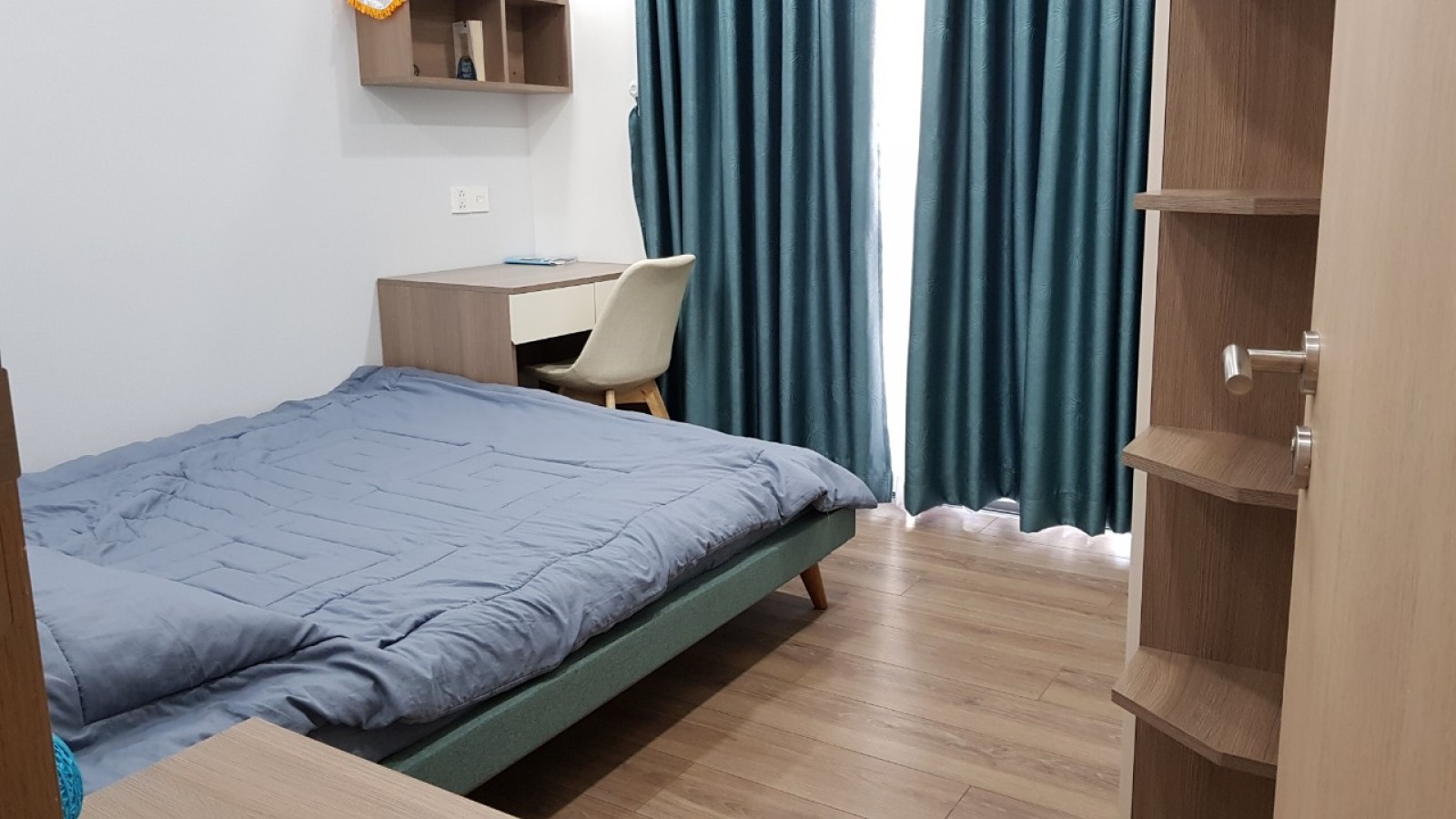 Cần cho thuê CH Garden Plaza 1 đường Tôn Dật Tiên, 150m2 giá 22 triệu/tháng . - 244