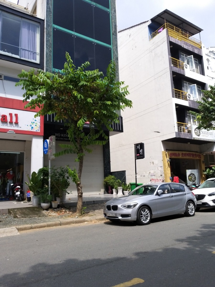 Cho thuê nhà nguyên căn MT đường Nguyễn Văn Linh, Phú Mỹ Hưng, Q7, giá 47tr/th