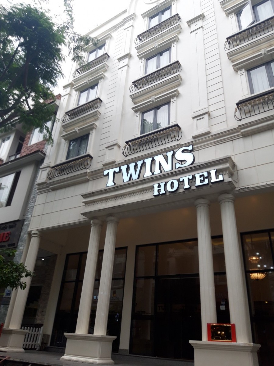 Chủ nhà kẹt tiền bán nhanh căn nhà phố Hưng Phước DT 6*18,5m nhà có thang máy full NT, giá chỉ 21tỷ