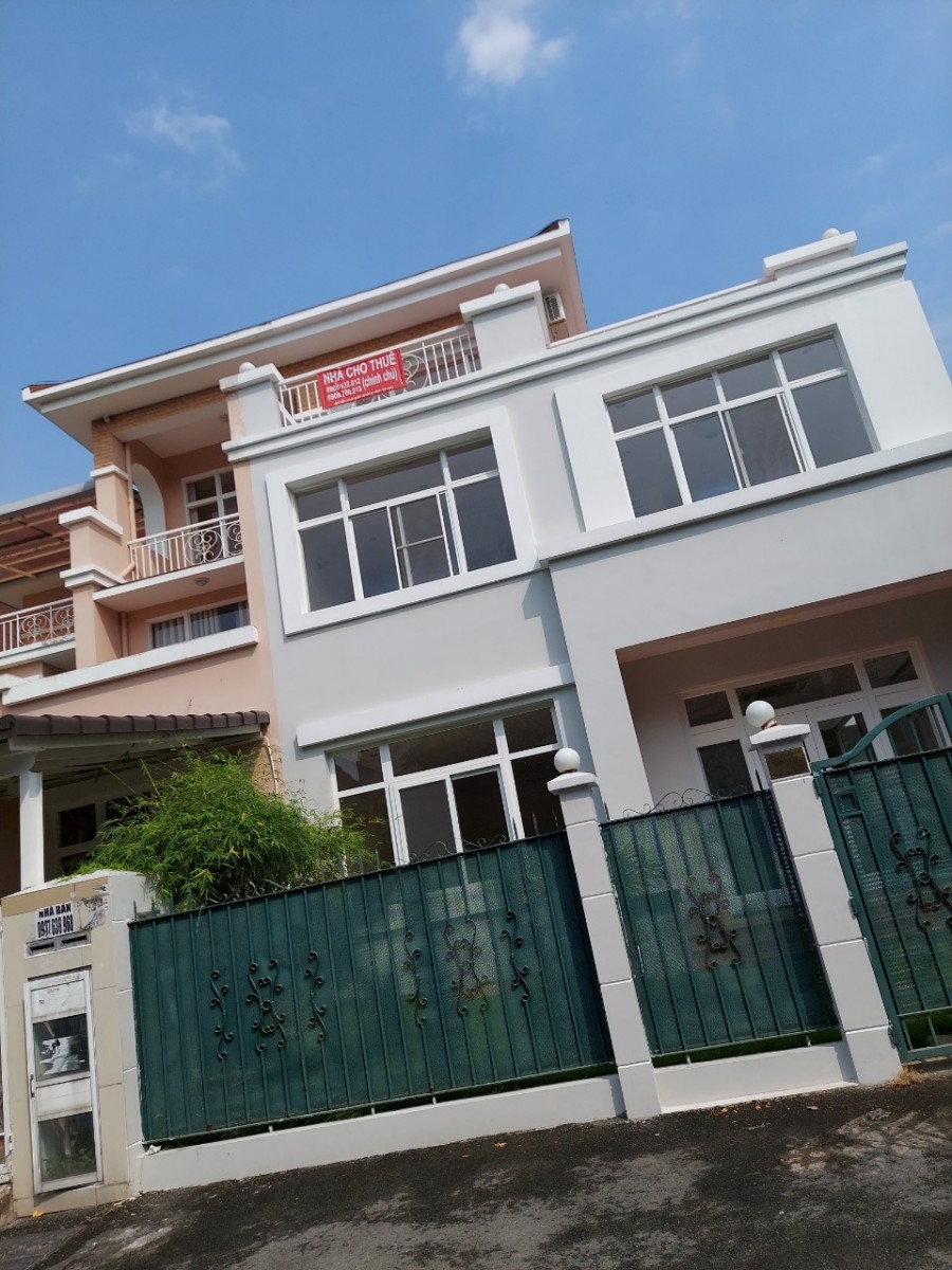 Cho thuê biệt thự Mỹ Giang 1, Phú Mỹ Hưng, đường N, đường lớn, giá: 32 triệu/tháng