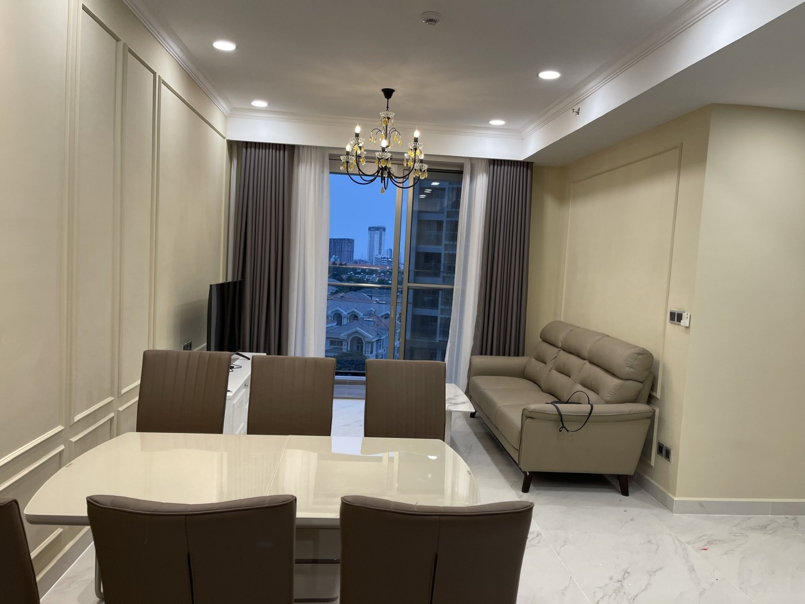 Cần cho thuê căn hộ Green Valley DT 130m2 DT 3PN 2WC giá 22 triệu / tháng.