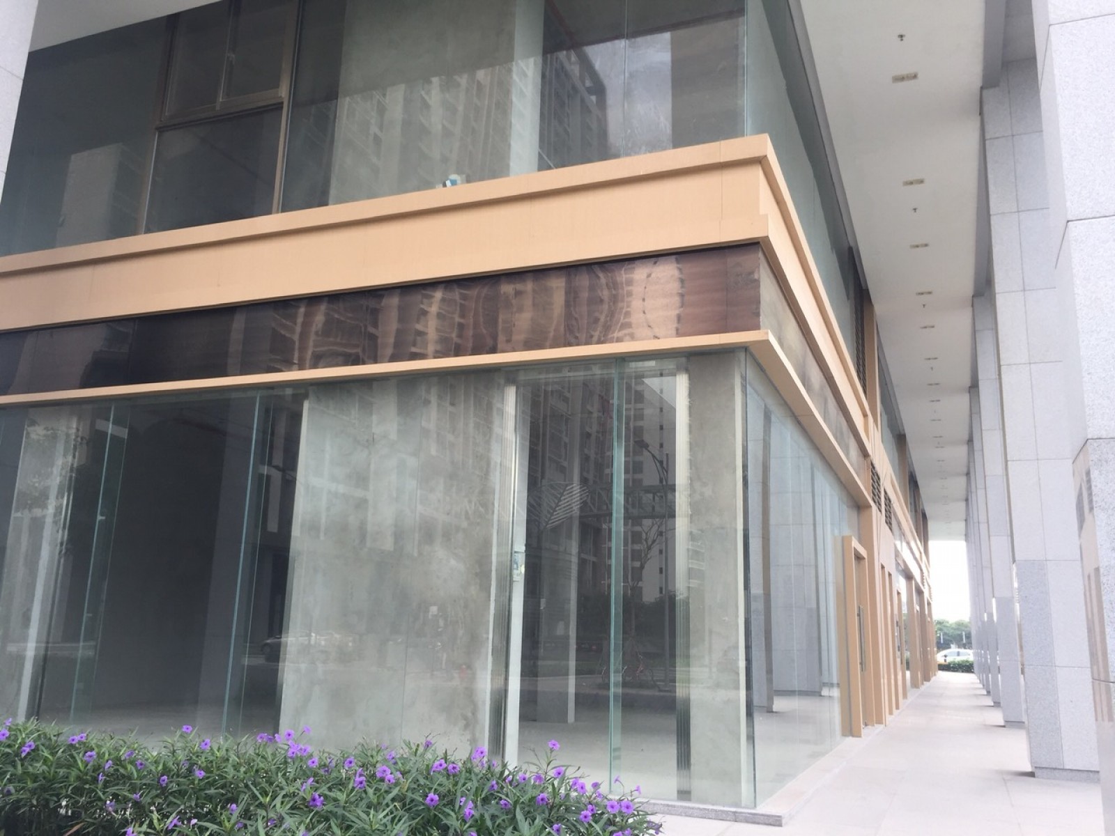 Giảm 50% giá thuê shop Midtown dt 345m2 góc Đường Số 16, Phú Mỹ Hưng - 4192