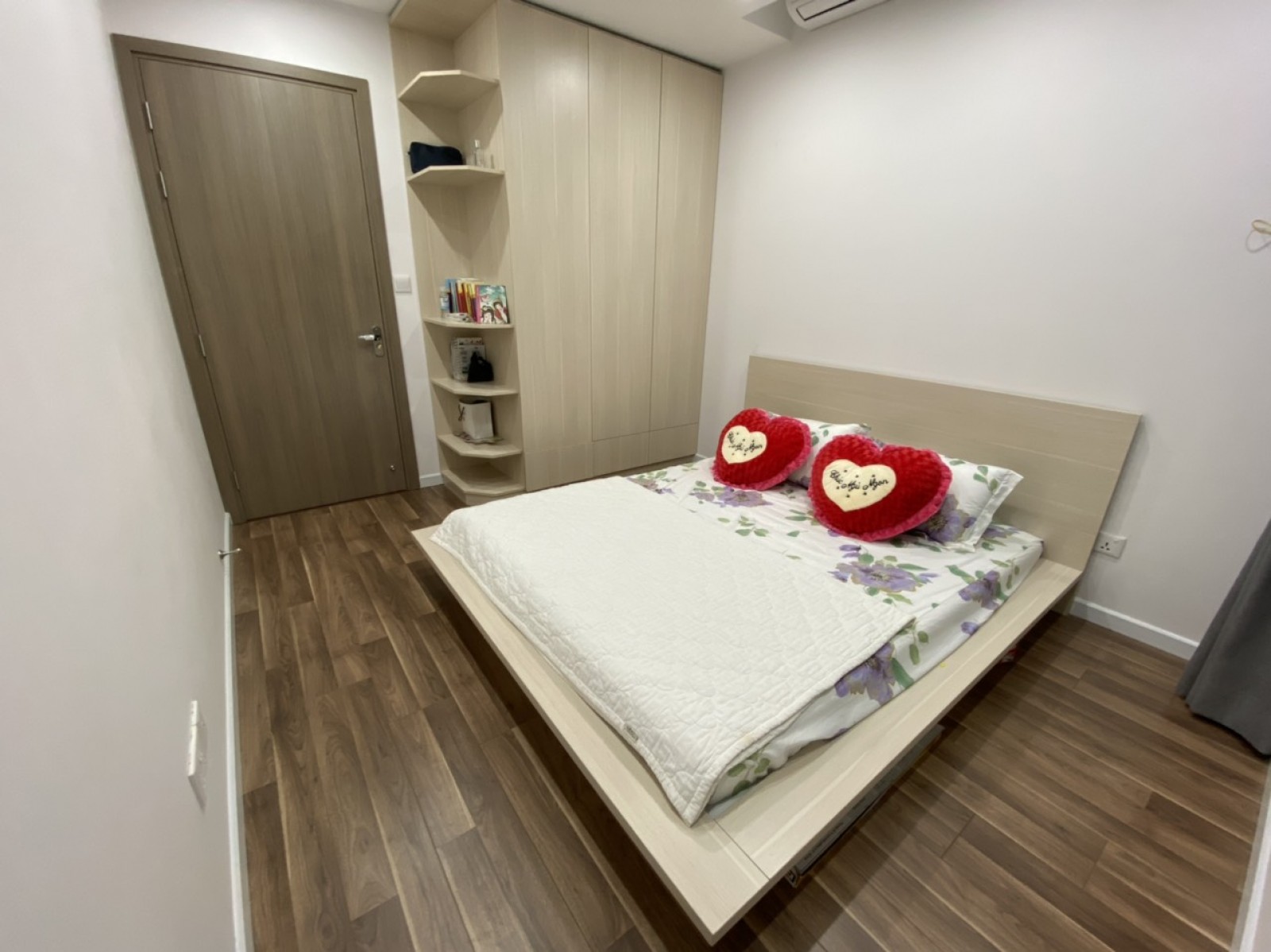 Cần cho thuê nhanh CH cao cấp Midtown Sakura, nội thất đầy đủ , căn góc , dt 135m2, view sông - 372
