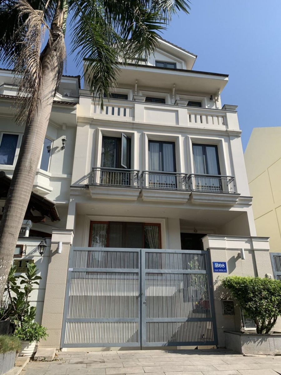 Bán biệt thự liền kề Phú Mỹ Hưng, Quận 7 giá 23 tỷ giá rẻ nhà đẹp đang có HĐT 1800$/tháng.