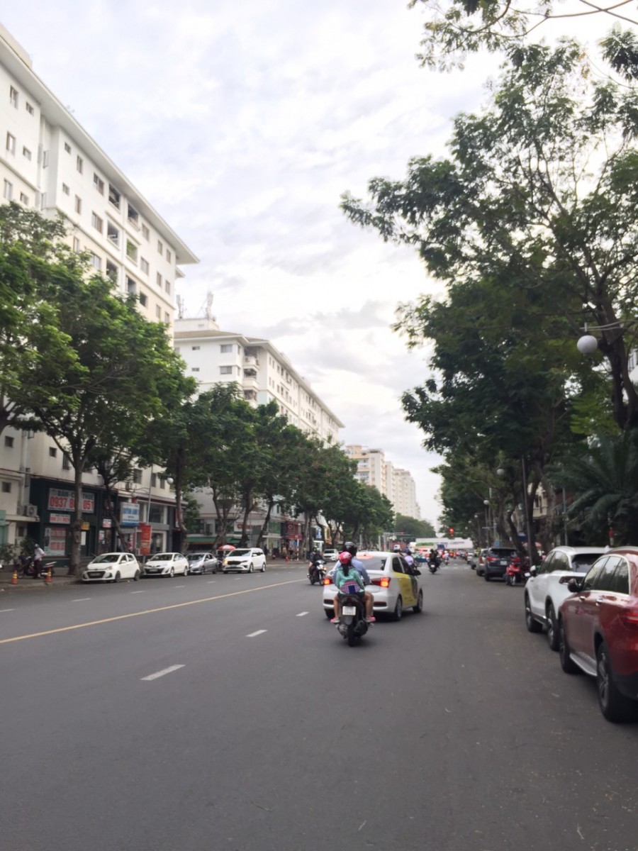 Shop tầng trệt + lầu dt 222m2 mặt tiền Nguyễn Văn Linh, Phú Mỹ Hưng