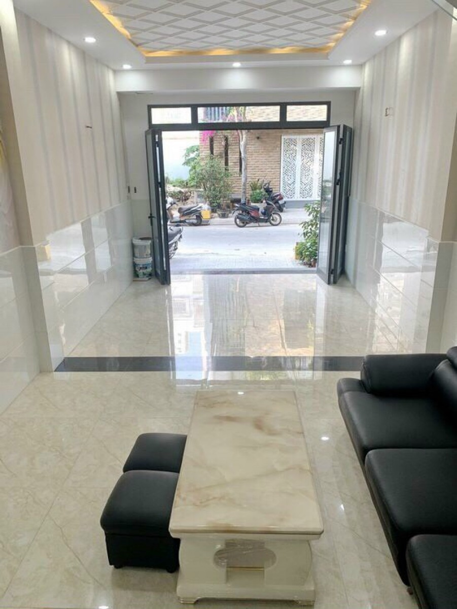 Bán nhà phố kinh doanh với dt đất 6x18,5m ngay trung tâm Phú Mỹ Hưng - 5153