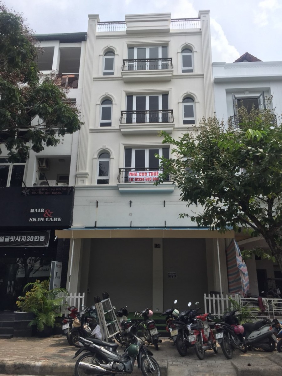 Nhà sổ hồng vĩnh viễn thuộc khu phố Nam Long, Phú Mỹ Hưng bán giá tốt