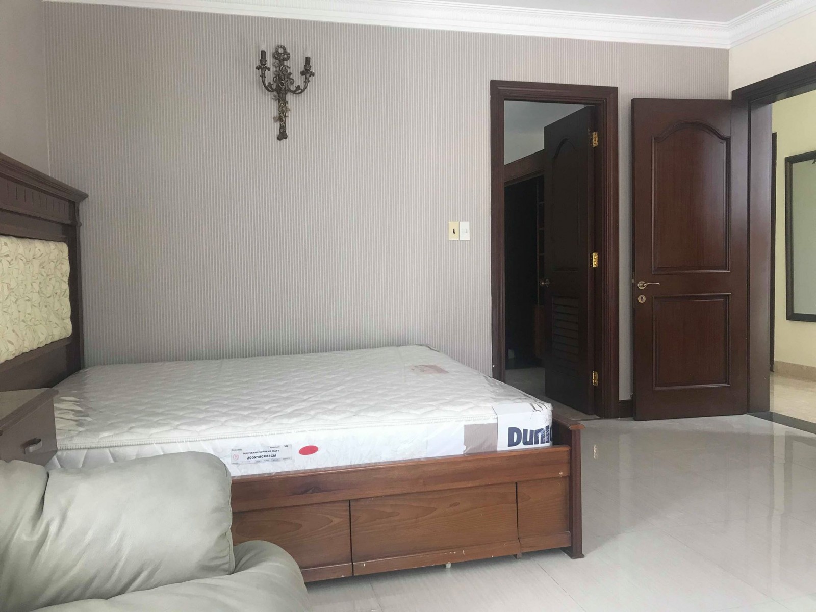 Nhà phố mặt tiền Hà Huy Tập, Phú Mỹ Hưng cho thuê nguyên căn giá rẻ - 5638