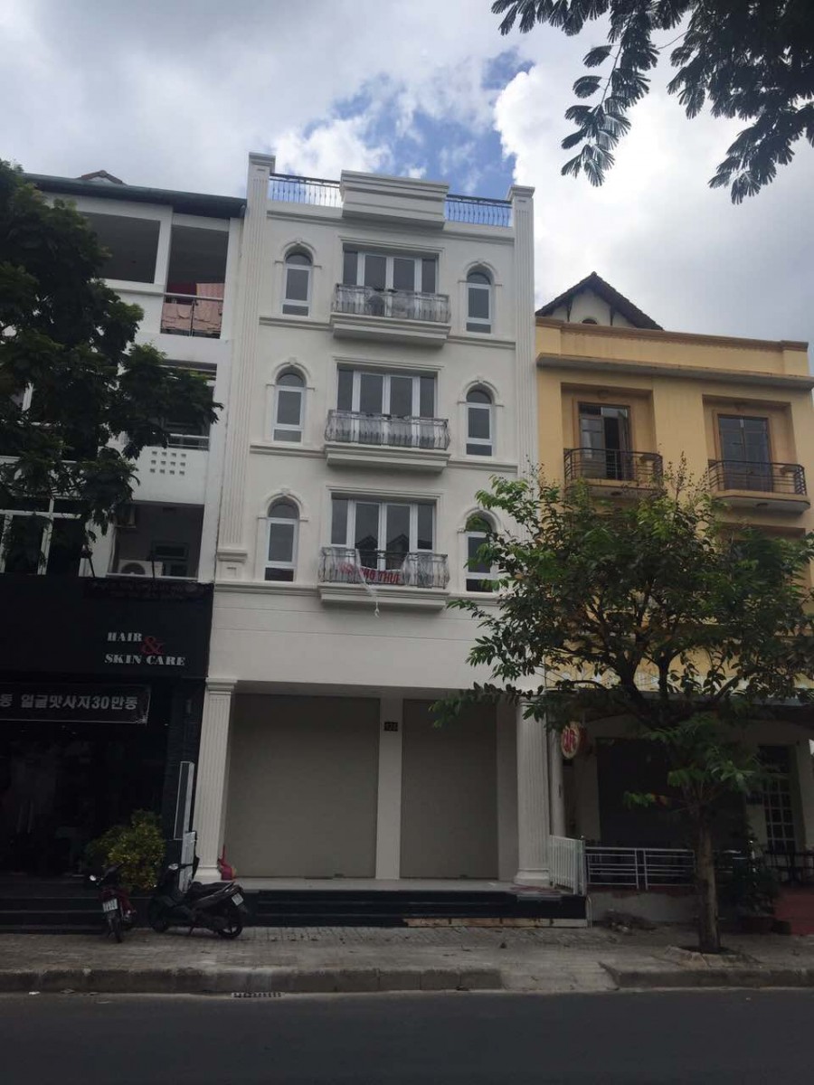 Nhà có thang máy đường Phạm Thái Bường, Phú Mỹ Hưng tiện kinh doanh