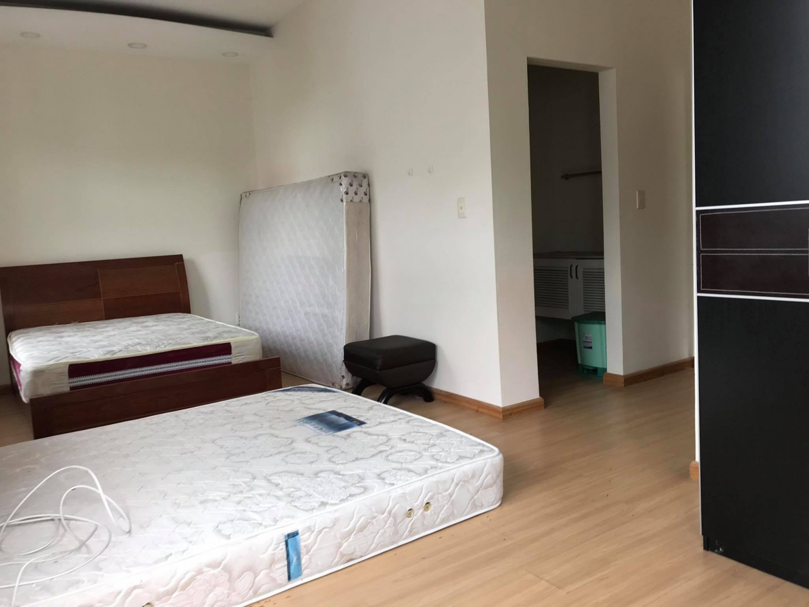 Cho thuê biệt thự có 4 phòng ngủ có sân vườn khu Mỹ Kim 2, Phú Mỹ Hưng - 5668