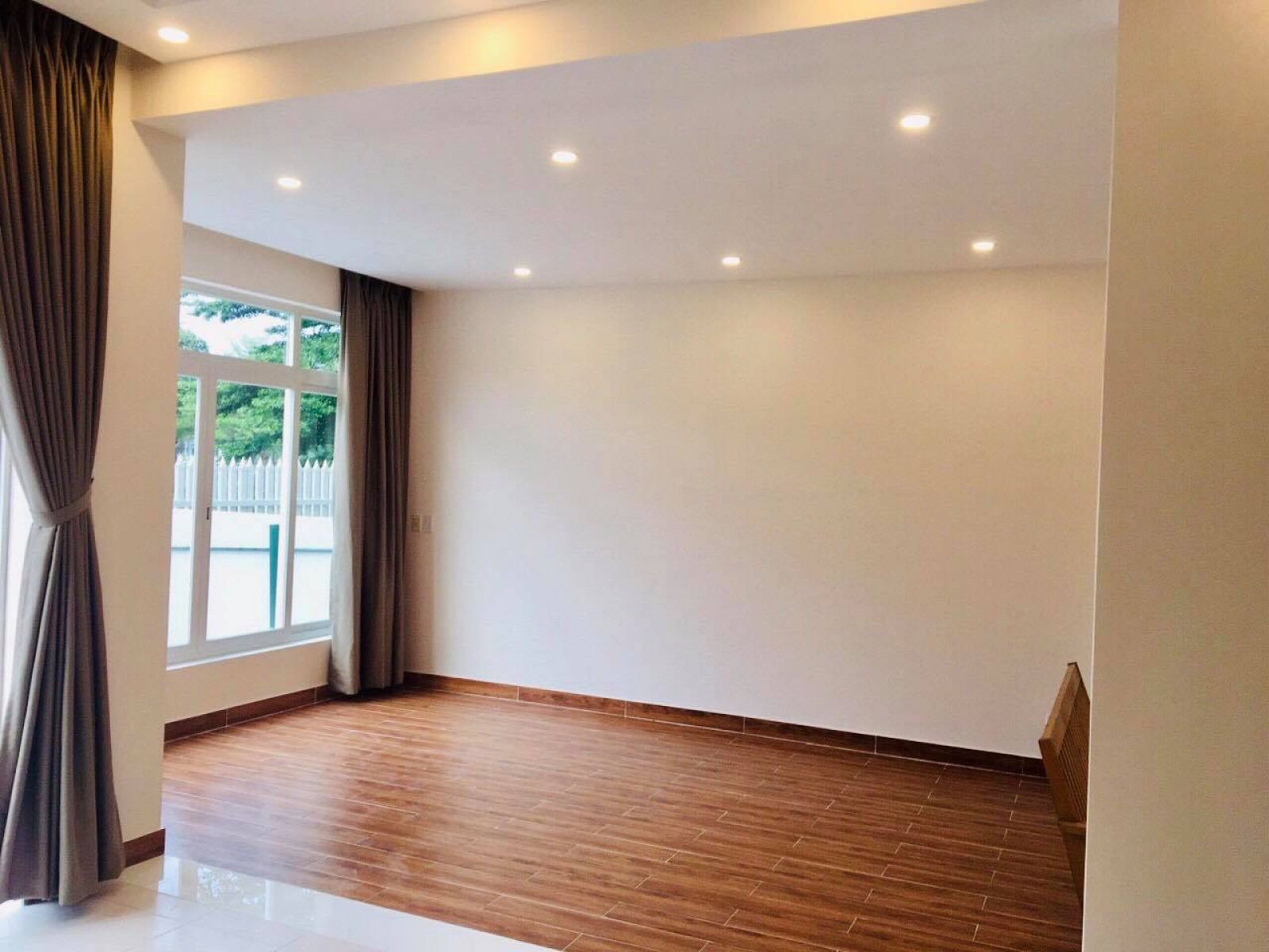 Đang trống căn biệt thự song lập Mỹ Kim 3, Phú Mỹ Hưng có giá thuê rẻ - 5671