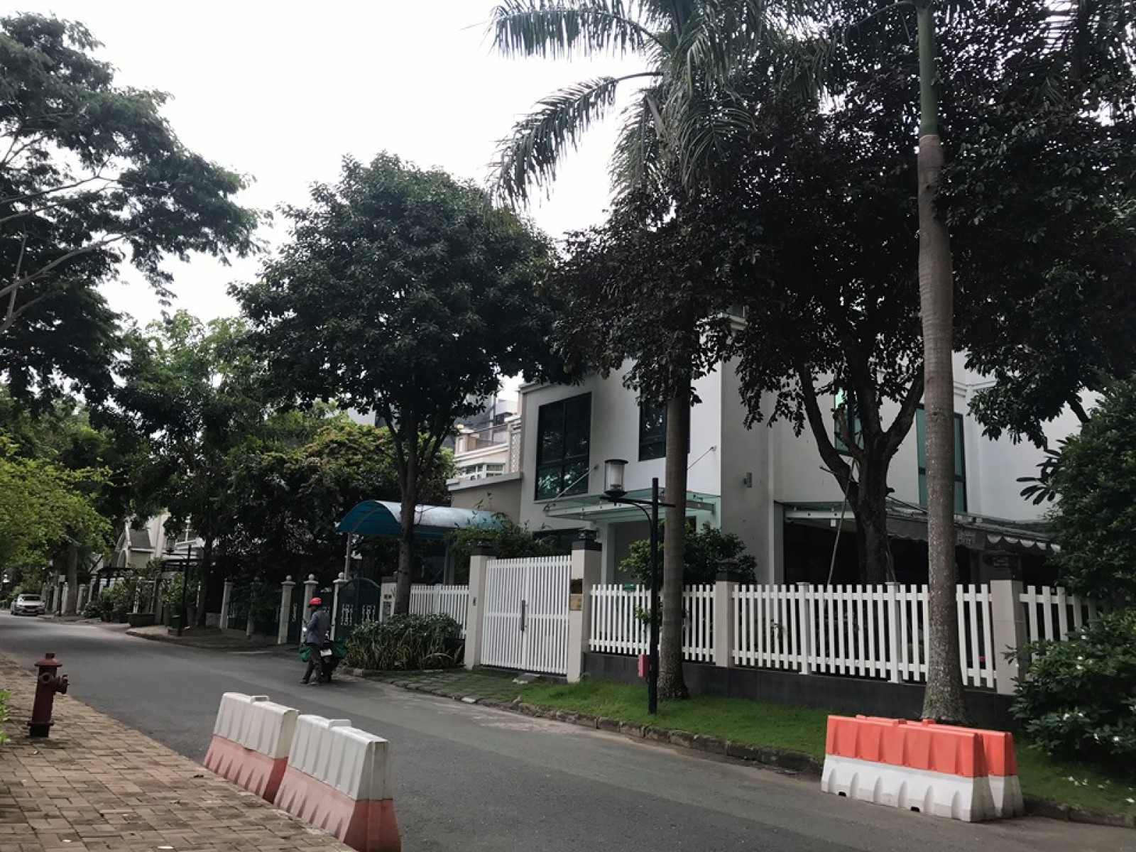Cho thuê căn góc biệt thự có sân vườn rộng 256m2 Mỹ Phú 1, Phú Mỹ Hưng - 5739