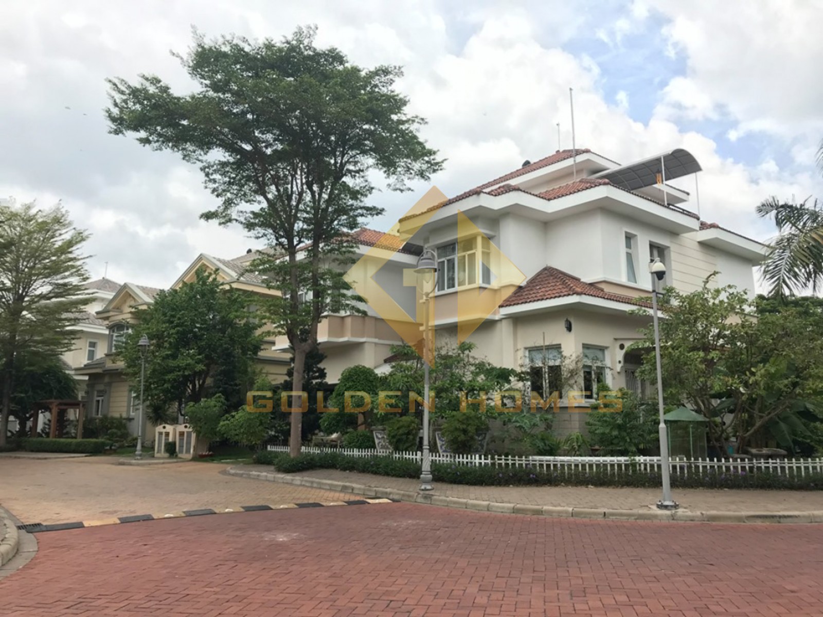 Cần bán Biệt thự đơn lập Phú Gia 350m2, đường Hà Huy Tập, Quận 7