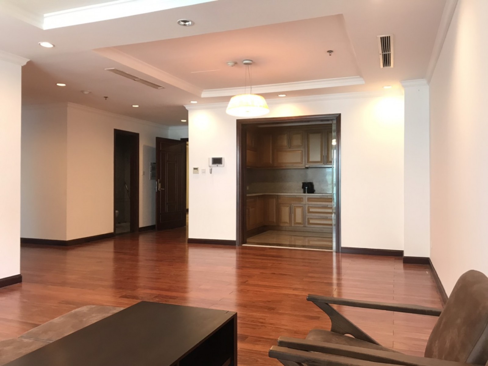 Bán căn hộ Vincom Đồng Khởi, Quận 1 giá chỉ 29 tỷ tỷ RẺ NHẤT THỊ TRƯỜNG - 7224