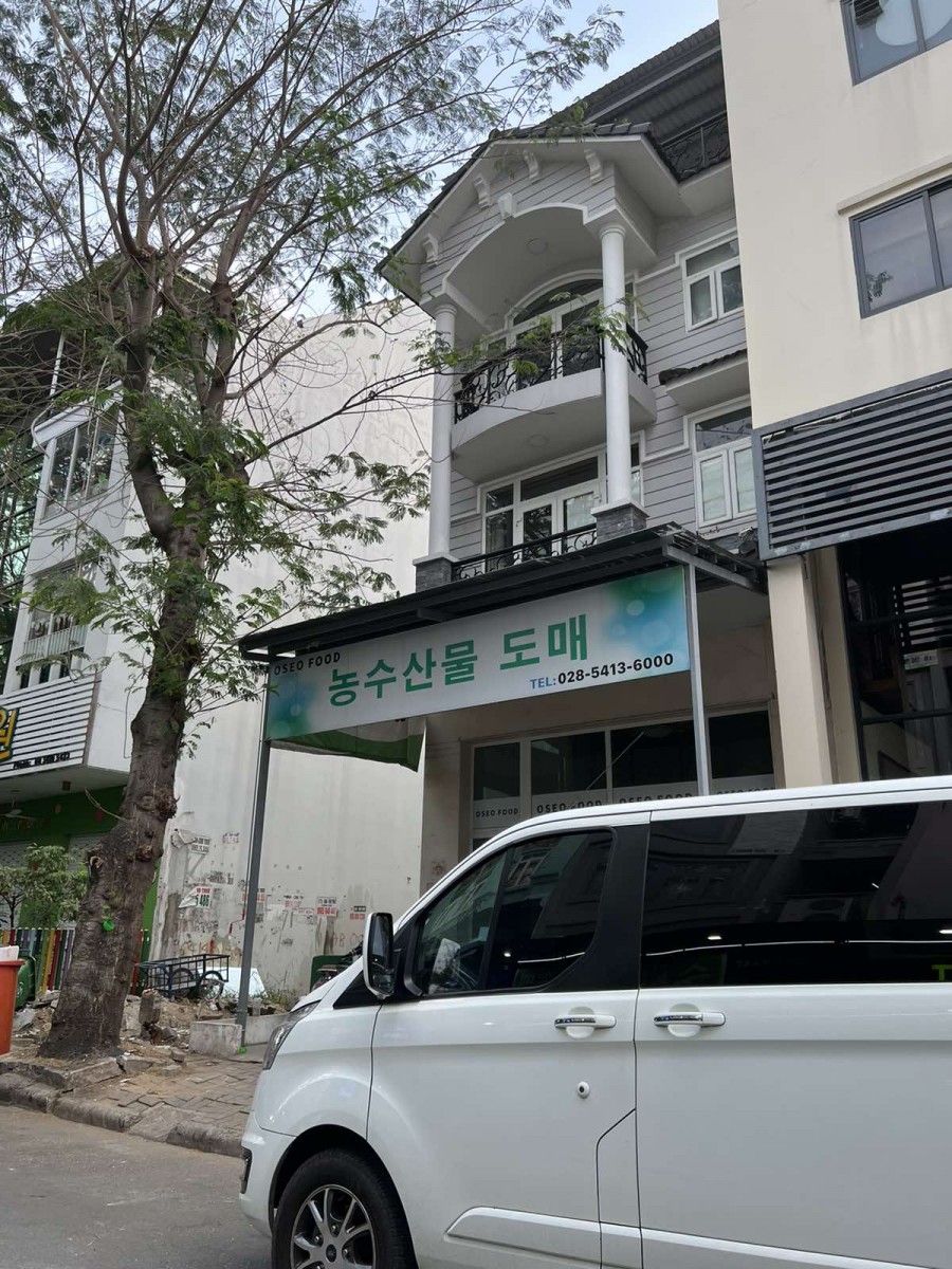 Cho thuê nhà phố Hưng Phước giá 40 triệu/tháng, Phú Mỹ Hưng, Quận 7, 6x18,5, trệt,lửng, 3 lầu,