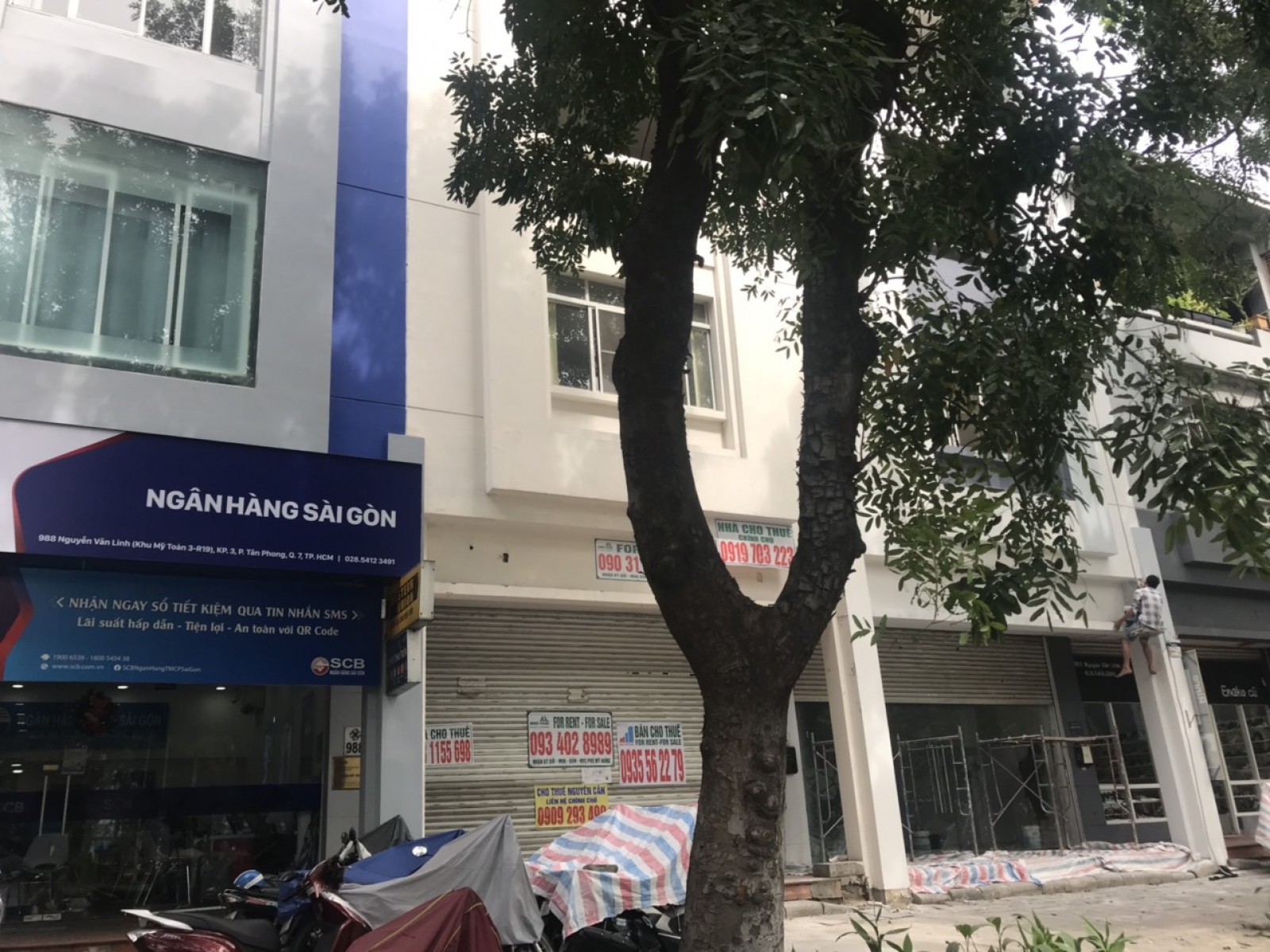 Cho thuê 2 căn liền nhau nhà phố Mỹ Toàn 3 mặt tiền Nguyễn Văn Linh, Phú Mỹ Hưng, Quận 7.