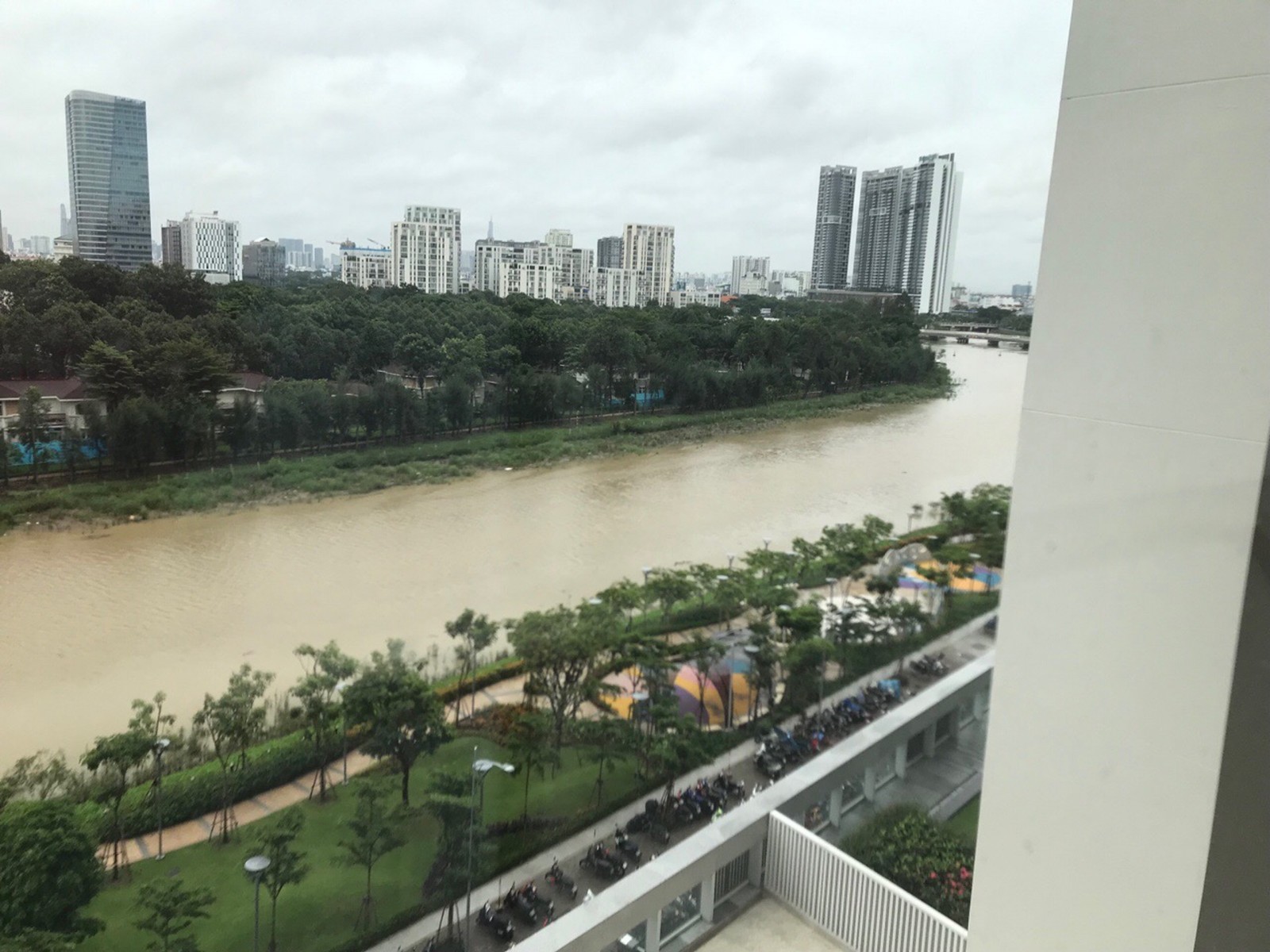 Cần cho thuê căn hộ Riverpark Phú Mỹ Hưng. Giá 39tr/tháng , nội thất đầy đủ ,diện tích lớn - 6176