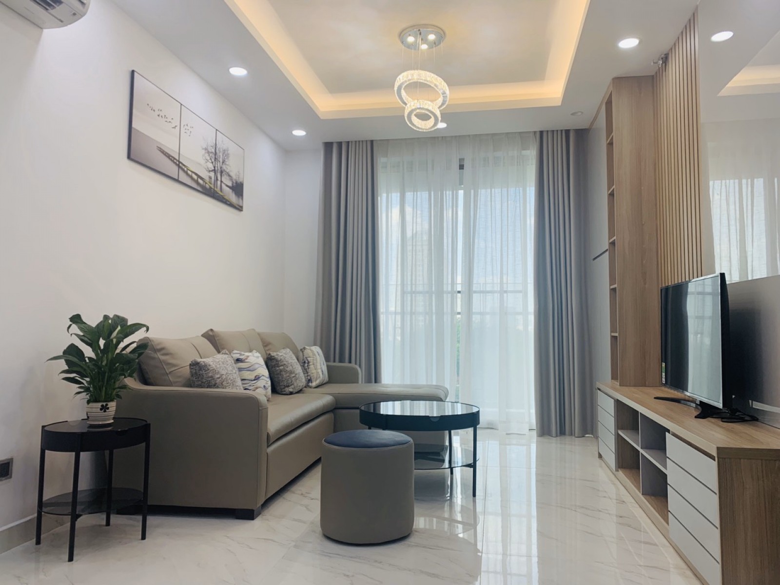Cần cho thuê nhanh căn hộ Scenic Valley, 3PN, giá rẻ,nội thất đầy đủ , view sân golf - 6250