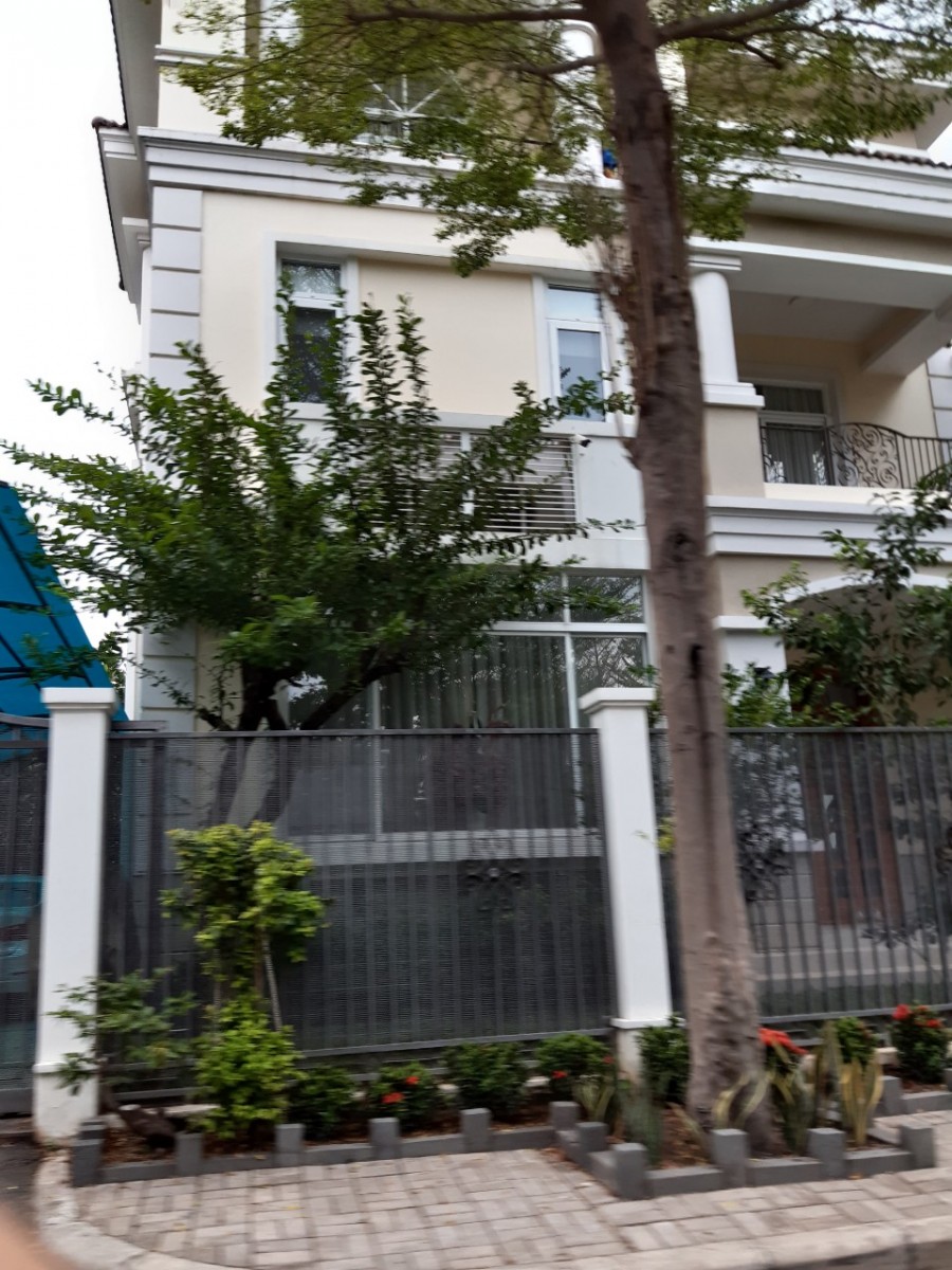 Cho thuê biệt thự Mỹ Thái 1, gần trường Canada, DT: 126m2, 3PN, giá: 32 triệu/tháng, có sân vườn