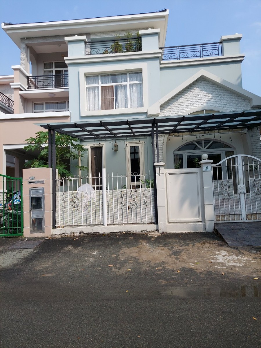 Cần cho thuê biệt thự Mỹ Thái, PMH, Q7, nhà mới, sàn gỗ cao cấp LH : 0902857558 THANH PHONG.