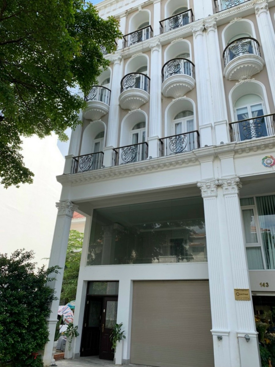 Cho thuê khách sạn mặt tiền đường lớn, 26 phòng, Phú Mỹ Hưng, Quận 7