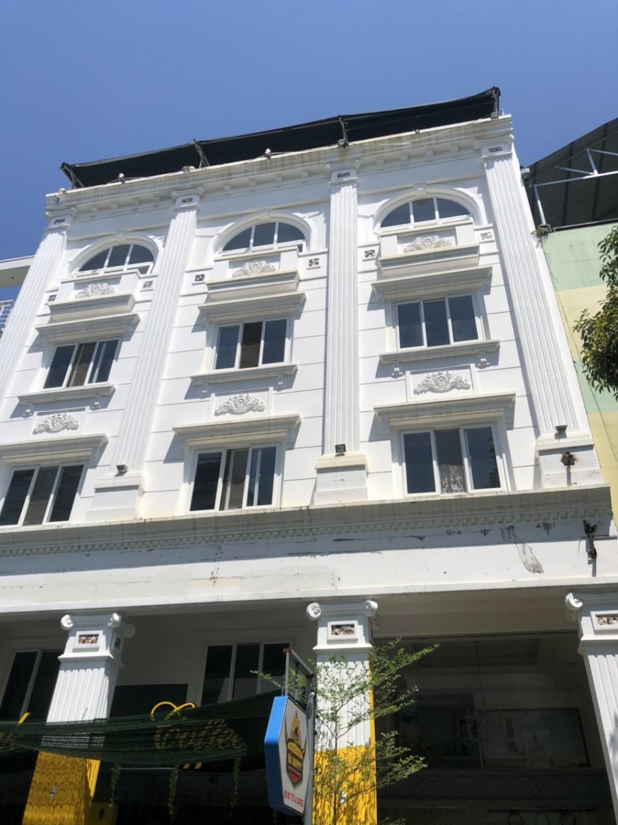 Cho thuê khách sạn Phú Mỹ Hưng, Q7. DT: 12x18.5m, 24 phòng