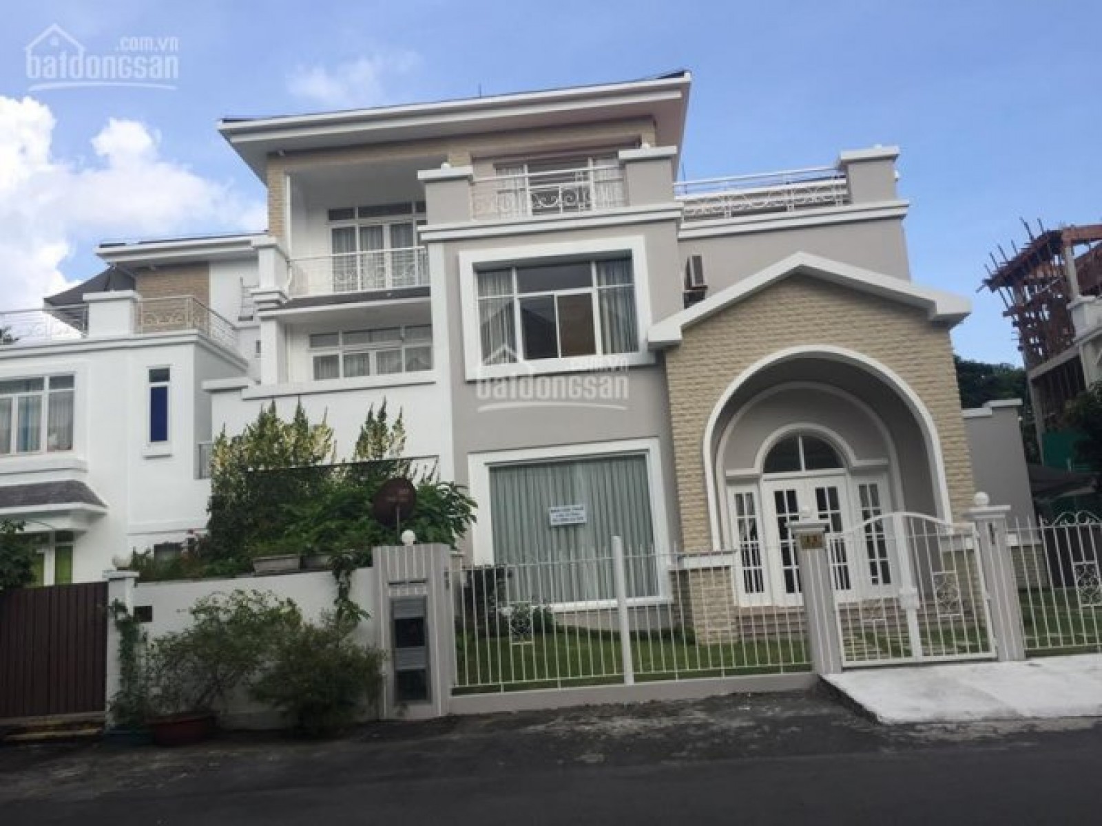 Cần tiền bán gấp biệt thự song lập Hưng Thái - Phú Mỹ Hưng, Quận 7 nhà đẹp full nội thất cao cấp LH: 0902857558 THANH PHONG.