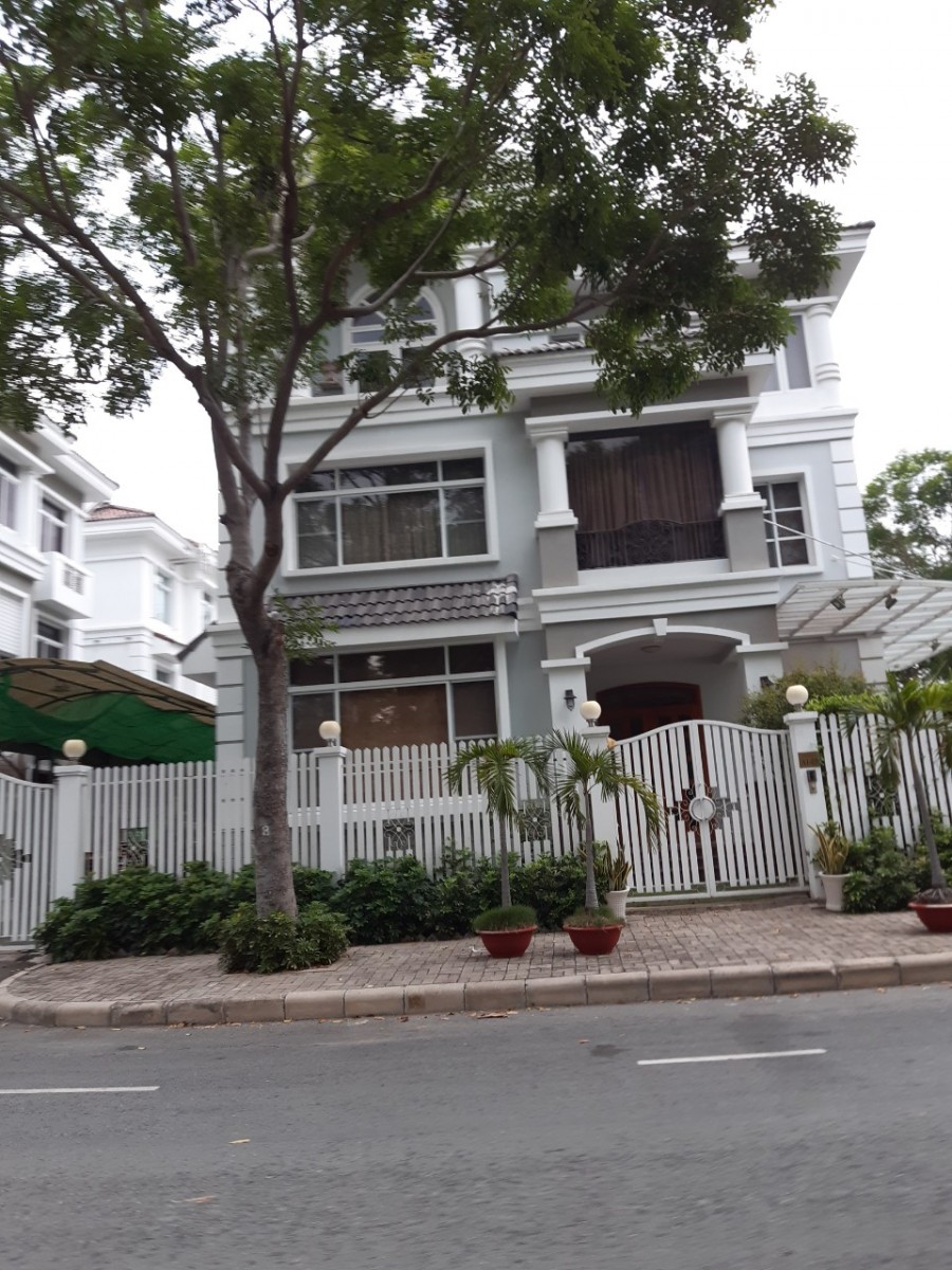 Bán biệt thự Phú Mỹ Hưng, căn rẻ nhất thị trường hiện nay thấp hơn đến 3 tỷ chủ kẹt tiền bán giá lỗ LH: 0902857558 THANH PHONG.