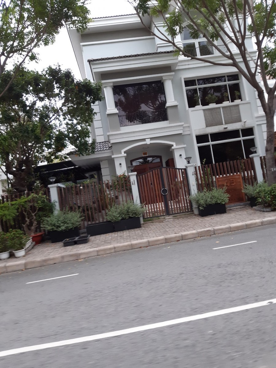 Cho thuê biệt thự Phú Mỹ - Vạn Phát Hưng, Quận 7 thích hợp ở và làm văn phòng nhà đẹp rộng, thoáng mát LH: 0902857558 THANH PHONG.