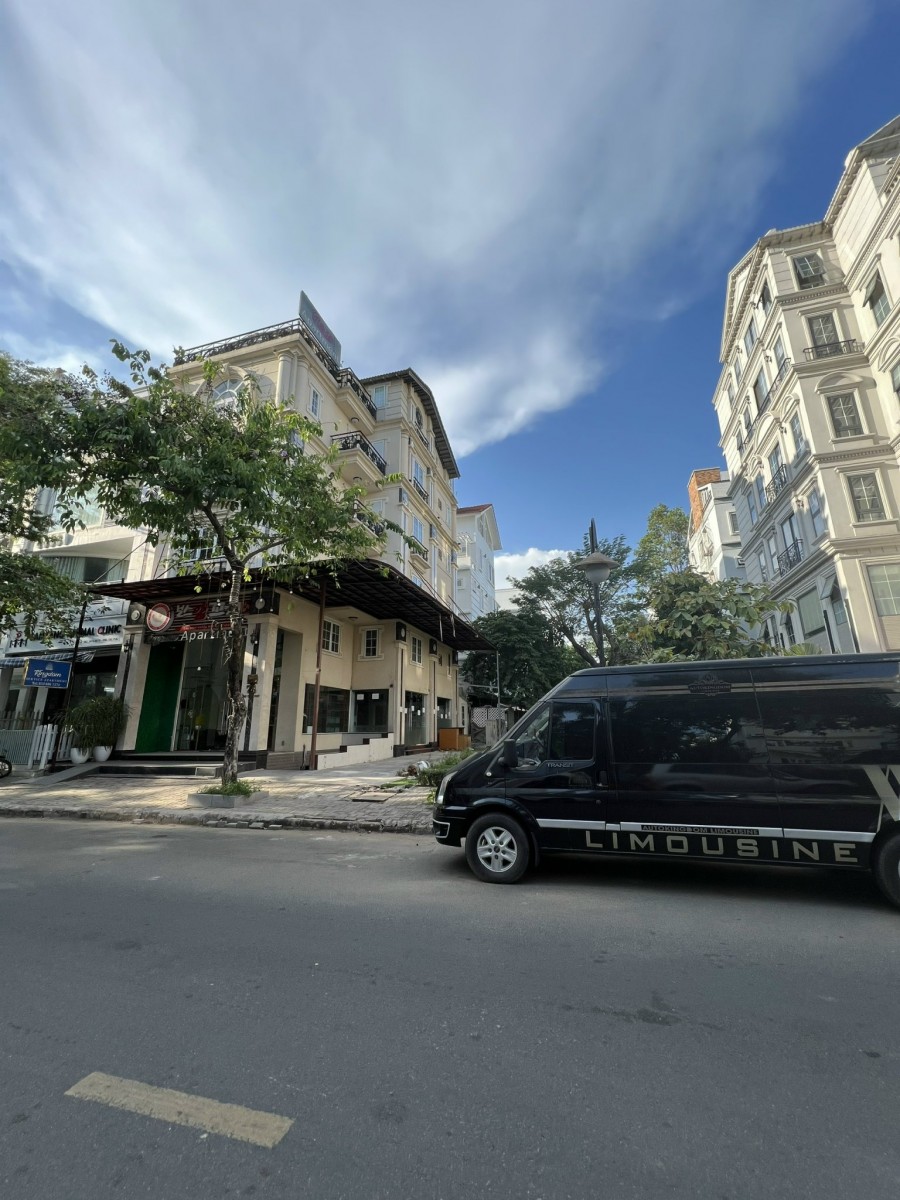 Cho thuê nhà phố căn góc kinh doanh nhà hàng khách sạn PMH, Q7, 8x18,5m. Gía 115 triệu