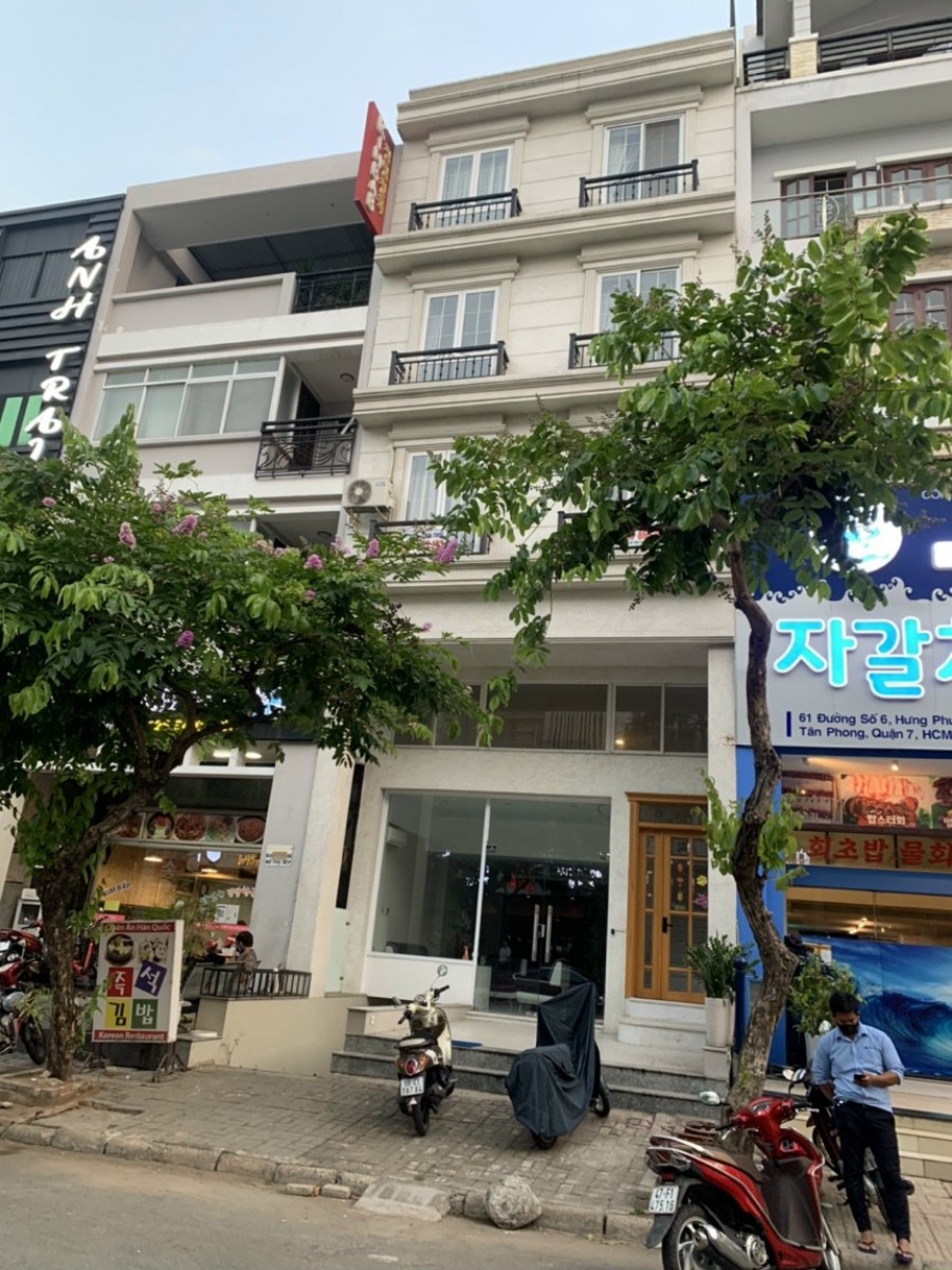 Cho thuê mặt bằng tầng trệt, lối đi riêng, giá 800$/tháng, Phú Mỹ Hưng, quận 7. LH: 0946972730 Tân
