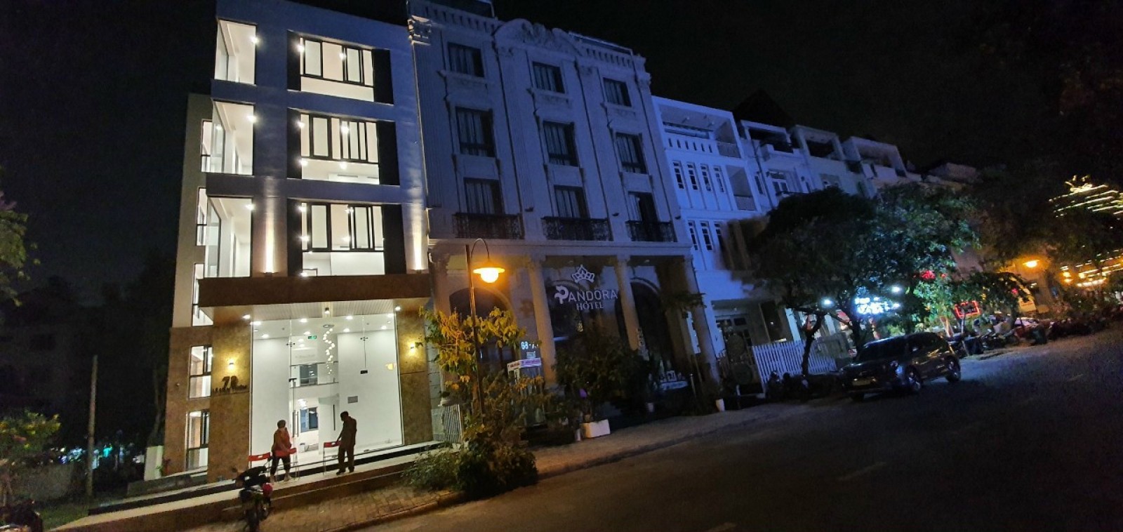 Cho thuê nguyên căn thiết kế khách sạn, căn hộ dịch vụ 12 phòng, giá 120 triệu góc công viên MT Lê Văn Thiêm. LH: 0946972730 Tân.