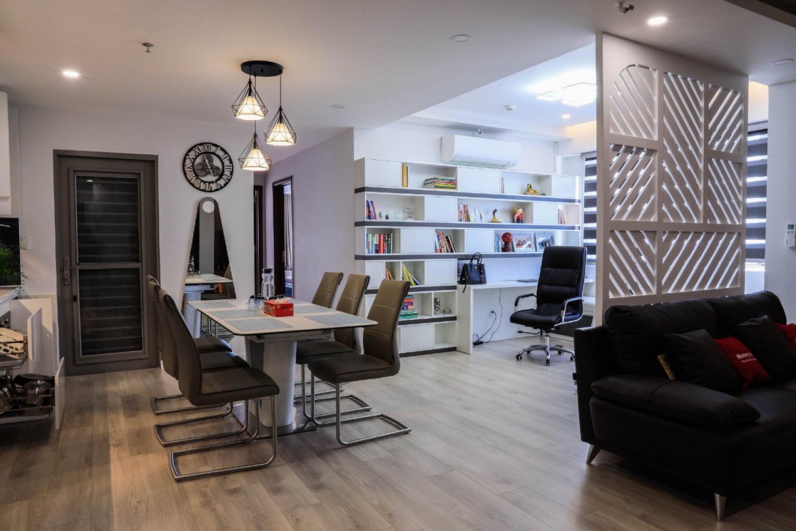 Cho thuê giá rẻ căn hộ Garden Plaza 1, Phú Mỹ Hưng, Q7. DT 150m2, giá 24 triệu/tháng LH: 0902857558 THANH PHONG.