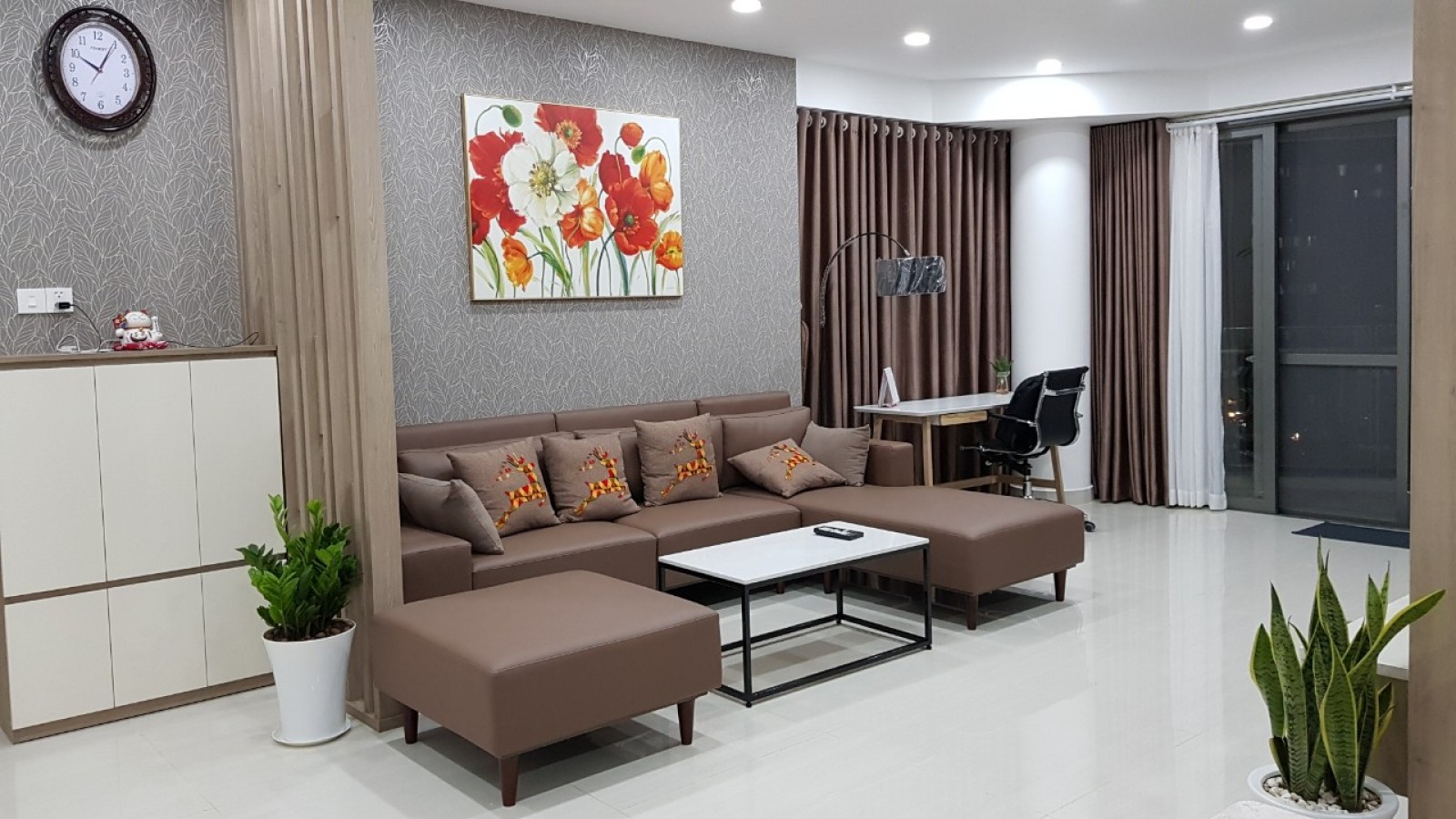 Chủ nhà đi nước ngoài bán gấp căn hộ Grand View Phú Mỹ Hưng, Quận 7 giá tốt nhất thị trường nhà đẹp mới LH: 0902857558 THANH PHONG.