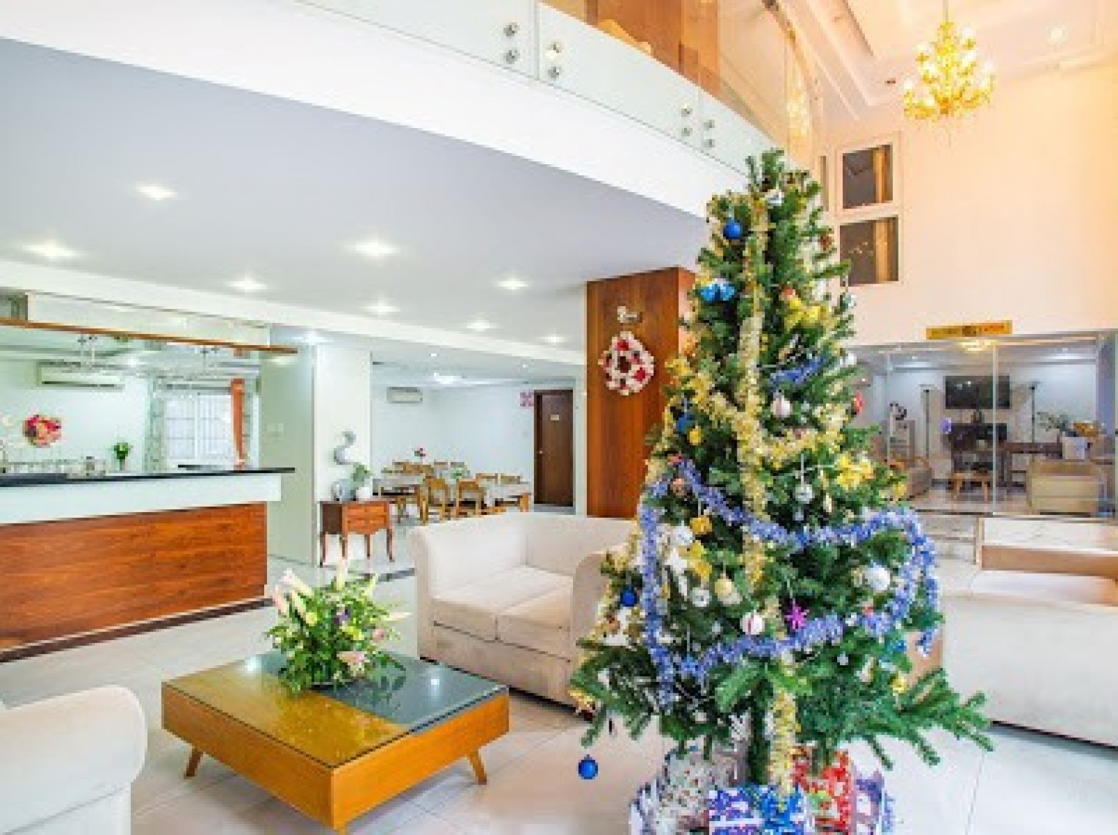 cho thuê mặt bằng tầng trệt  tại Phú Mỹ Hưng, Q7. DT: 210m2, giá 1200$/tháng. LH: 0917857039 - 7073