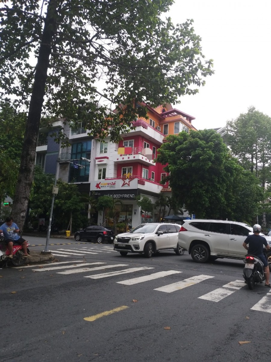 Nhà phố góc 2 mặt tiền Cao Triều Phát và Đặng Đại Độ,PMH, DT: 12x18,5m, cho thuê giá 120 triệu/tháng. LH: 0946972730 Tân