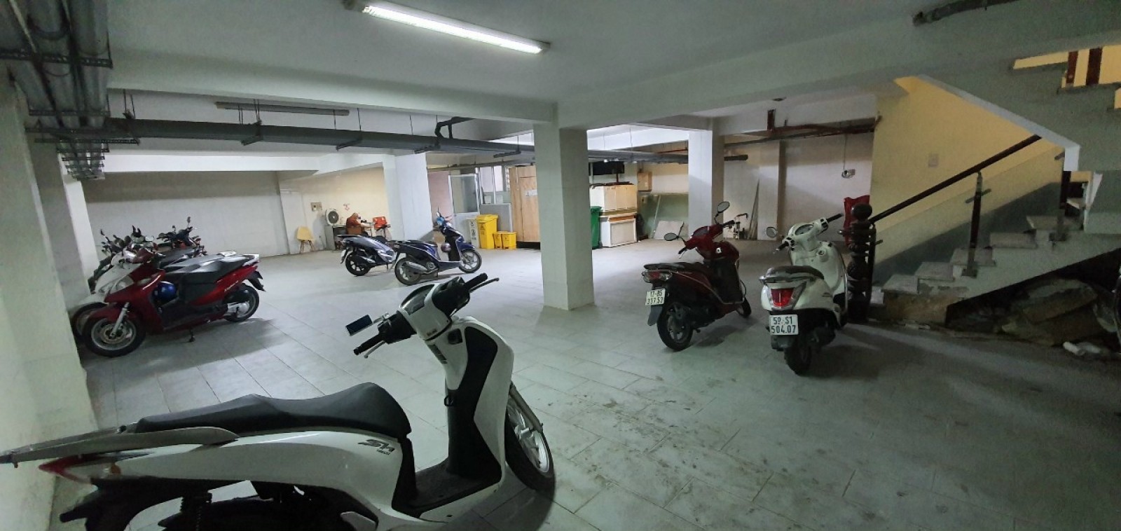 Cho Thuê Nhà Phố Phú Mỹ Hưng, 3 căn liền nhau. Có Hầm, thang máy, 4 lầu, 18X18.5m, Gần Sky. LH: 0946972730 Tân - 7140