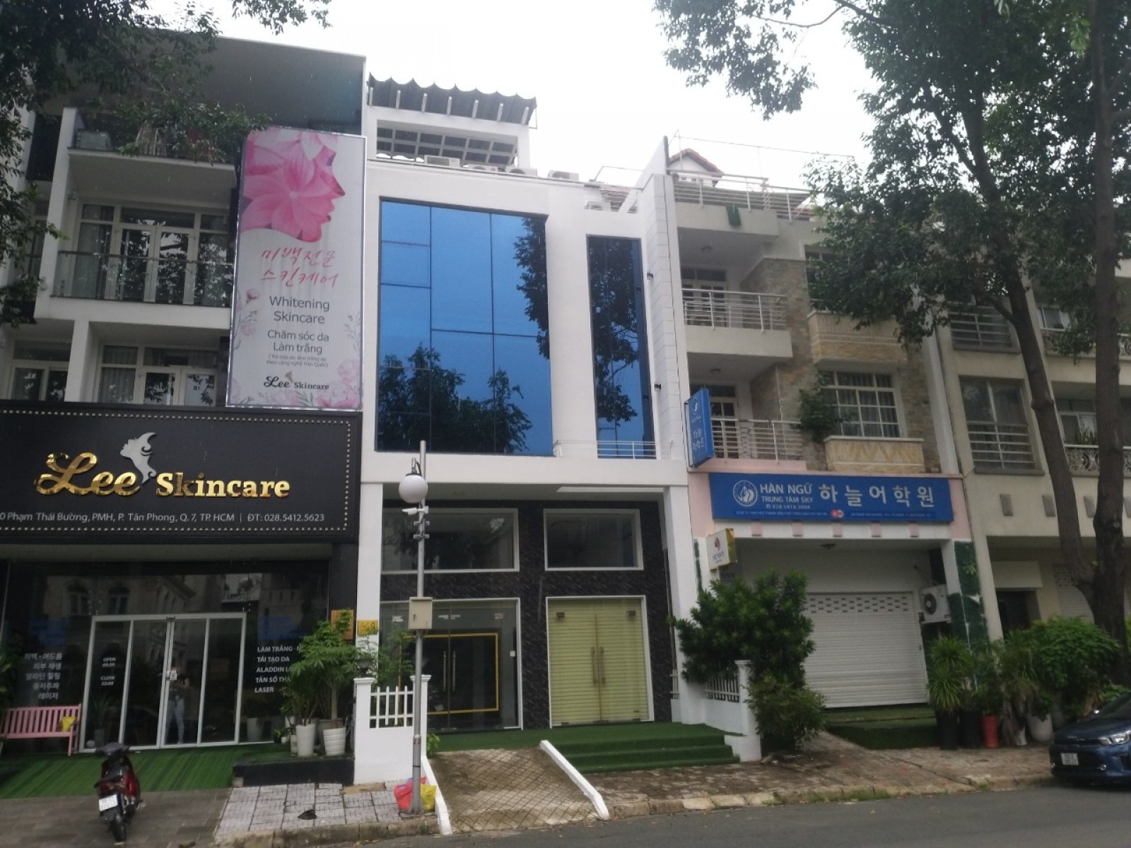 Cho thuê nhà MT Phạm Thái Bường giá 63 triệu/tháng, trệt, lửng, 4 lầu, thang máy PMH, Q7. LH: 0917857039 Xuân. - 7148