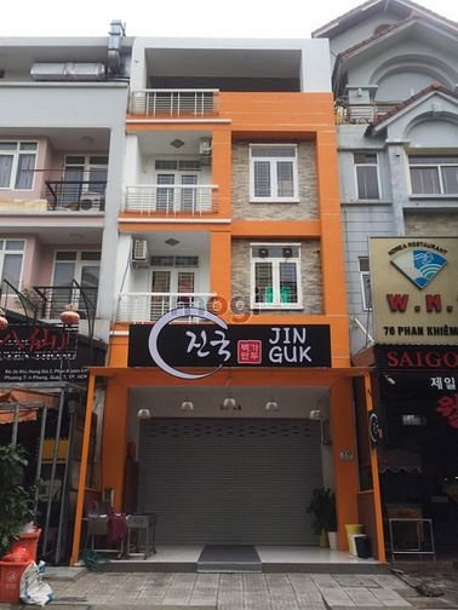 Bán nhà phố Hưng Gia 5, mặt tiền Đường Số 2, Phú Mỹ Hưng với diện tích 6x18m, trệt, lửng, 3 lầu. Gía: 26 tỷ