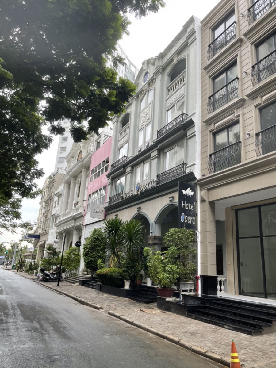 Cho thuê nhà phố Phú Mỹ Hưng, Quận 7, có hầm, thang máy, nhà mới 100%. LH: 0946972730